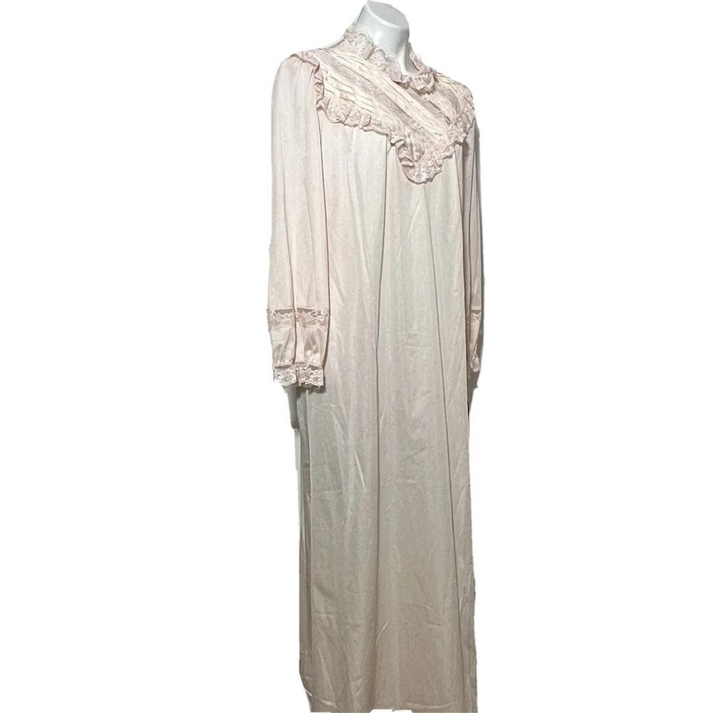 Vintage Vanity Fair Nightgown Nylon Pink Long Sleeves Lace Neck USA‎ Size Medium